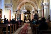 Szentmise-a-romai-katolikus-templomban