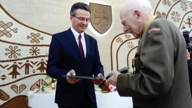 Kálmán László rangos magyar állami kitüntetést kapott Kálmán László rangos magyar állami kitüntetést kapott