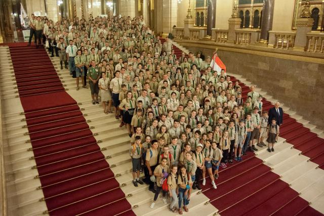 pict_szent_jobb_es_orszaghaz_20190820_csoportkep_23cscs_is.jpg