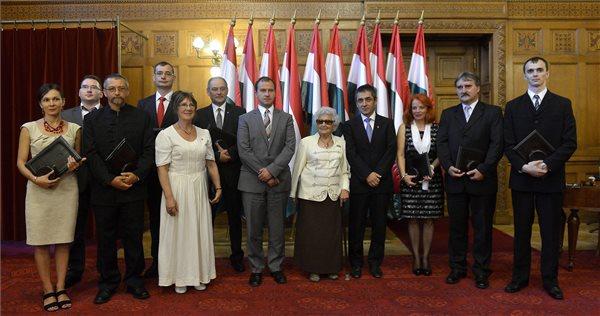 Külhoni Magyarságért Díj 2014 Külhoni Magyarságért Díj 2014